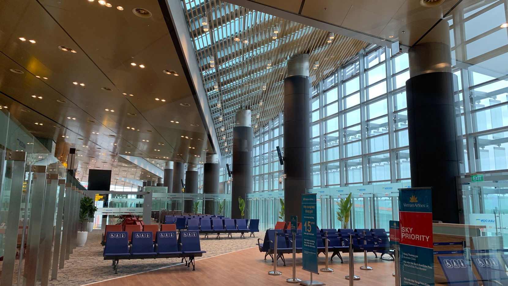 Gate Lounge, Van Don International Airport